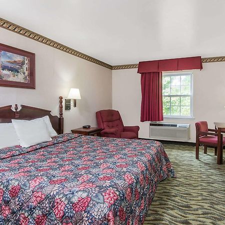 Days Inn By Wyndham Berlin Voorhees ภายนอก รูปภาพ