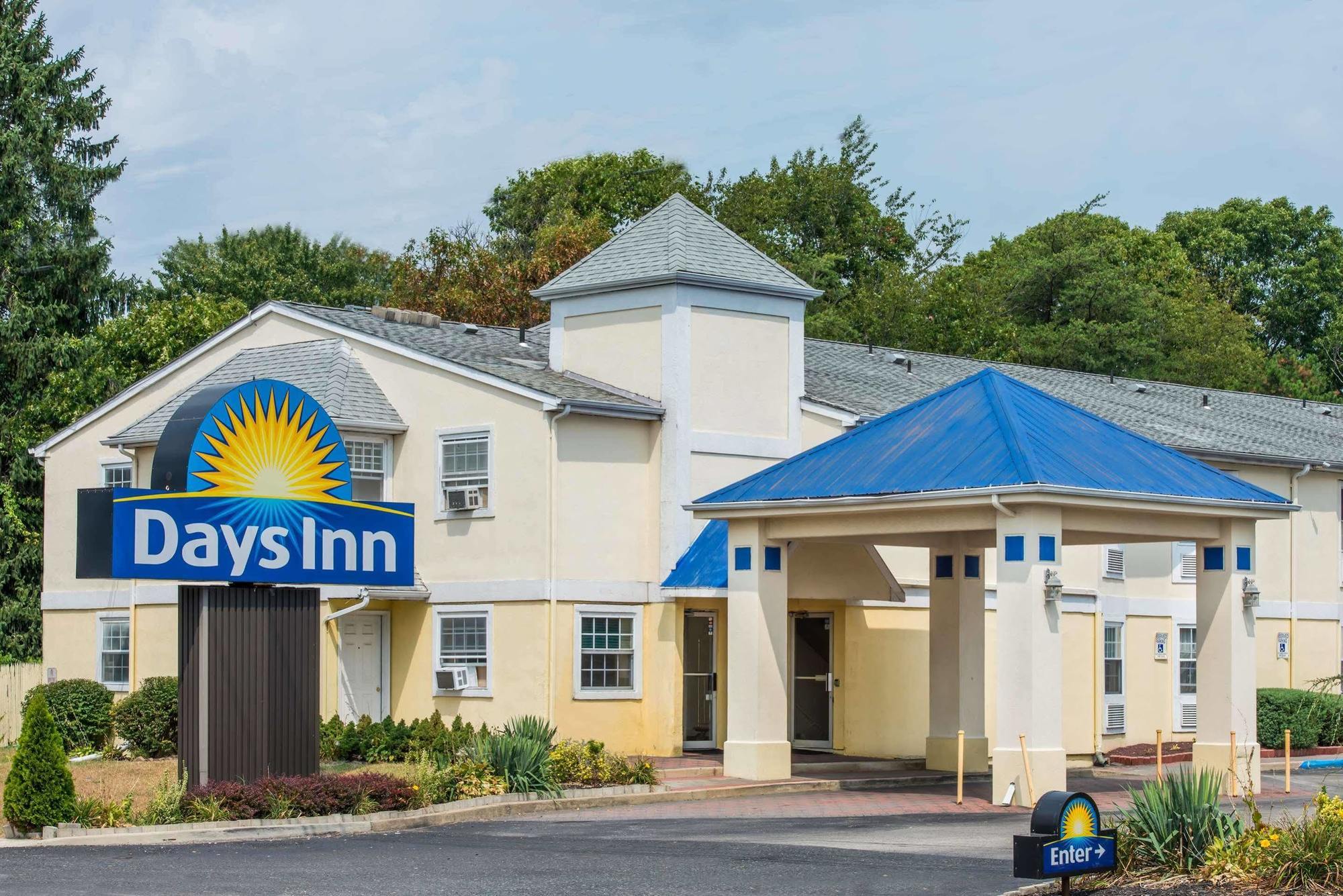 Days Inn By Wyndham Berlin Voorhees ภายนอก รูปภาพ