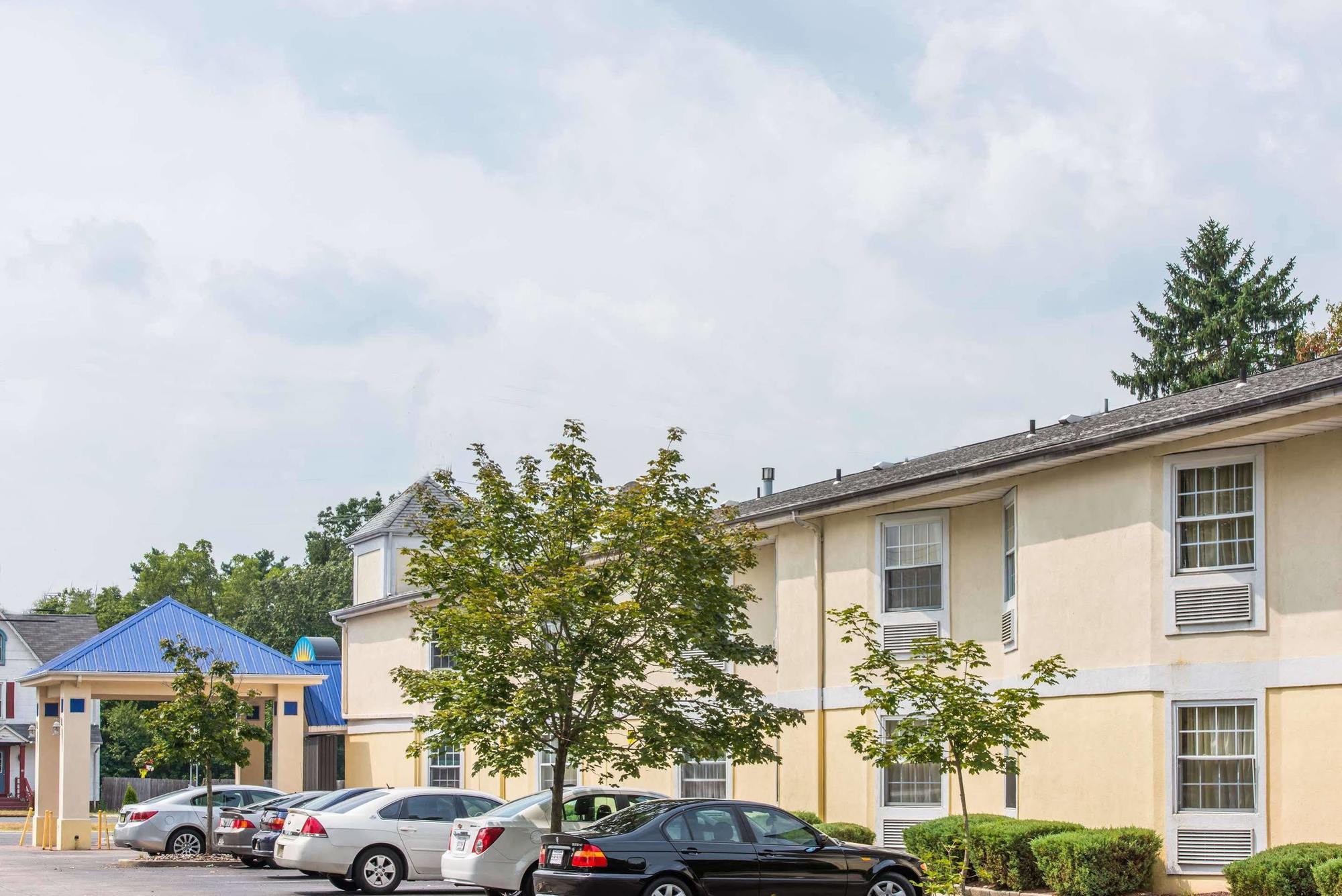 Days Inn By Wyndham Berlin Voorhees ภายนอก รูปภาพ